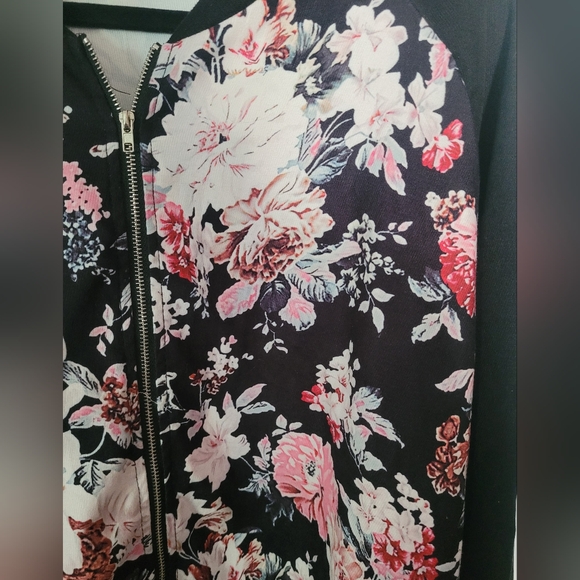 SHEIN Floral Plus Size Bomber Jacket Size 4XL - Picture 4 of 4